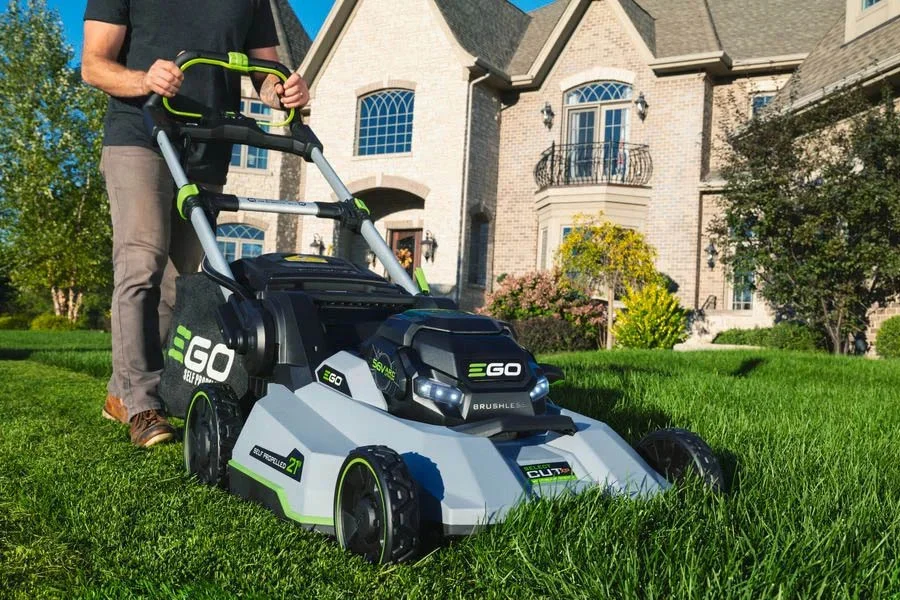 self propelled battery powered lawn mower