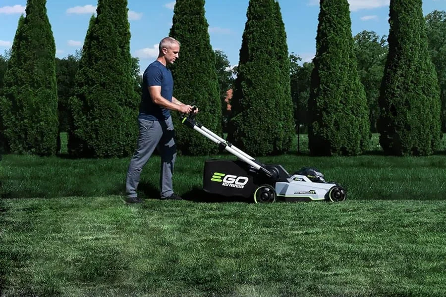 rechargeable lawn mowers